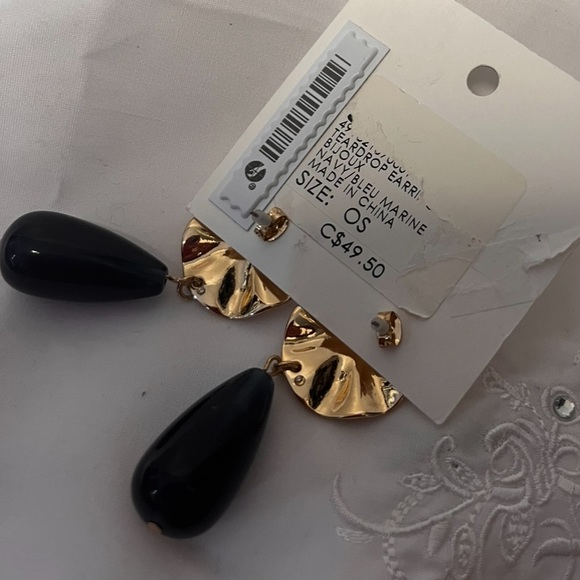 Club Monaco Tear Drop Earings New on the card!! - Picture 4 of 5